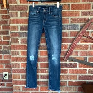 Lucky Brand dark wash Stella Skinny distressed ragged hem(back) jeans EUC 00/24